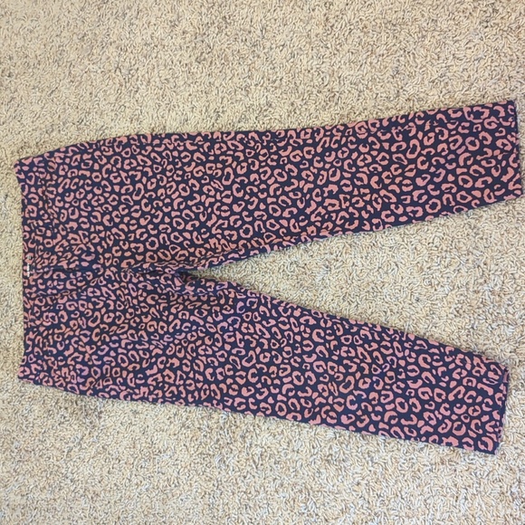 Old Navy Pants - Old Navy pixie ankle cheetah print pant